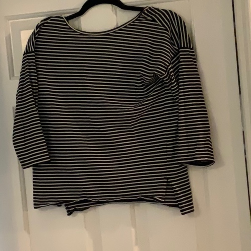 Scoop back 3/4 sleeve